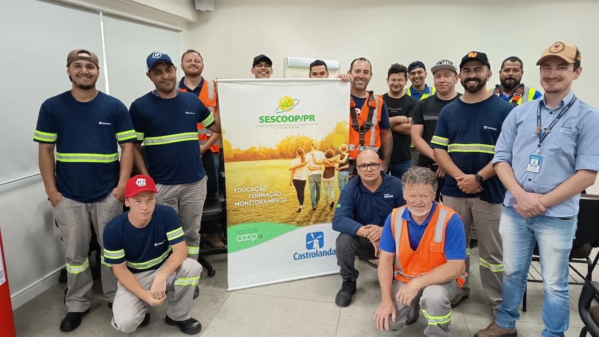 Turma de cooperados em treinamento SESCOOP/PR conduzido pela Qualycoorp